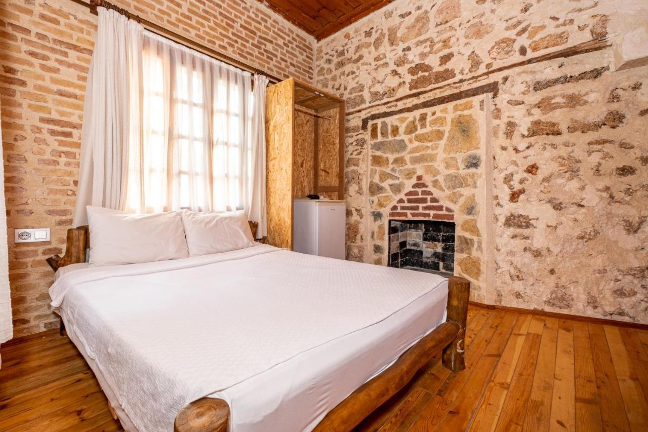 Otel Wood House 3*