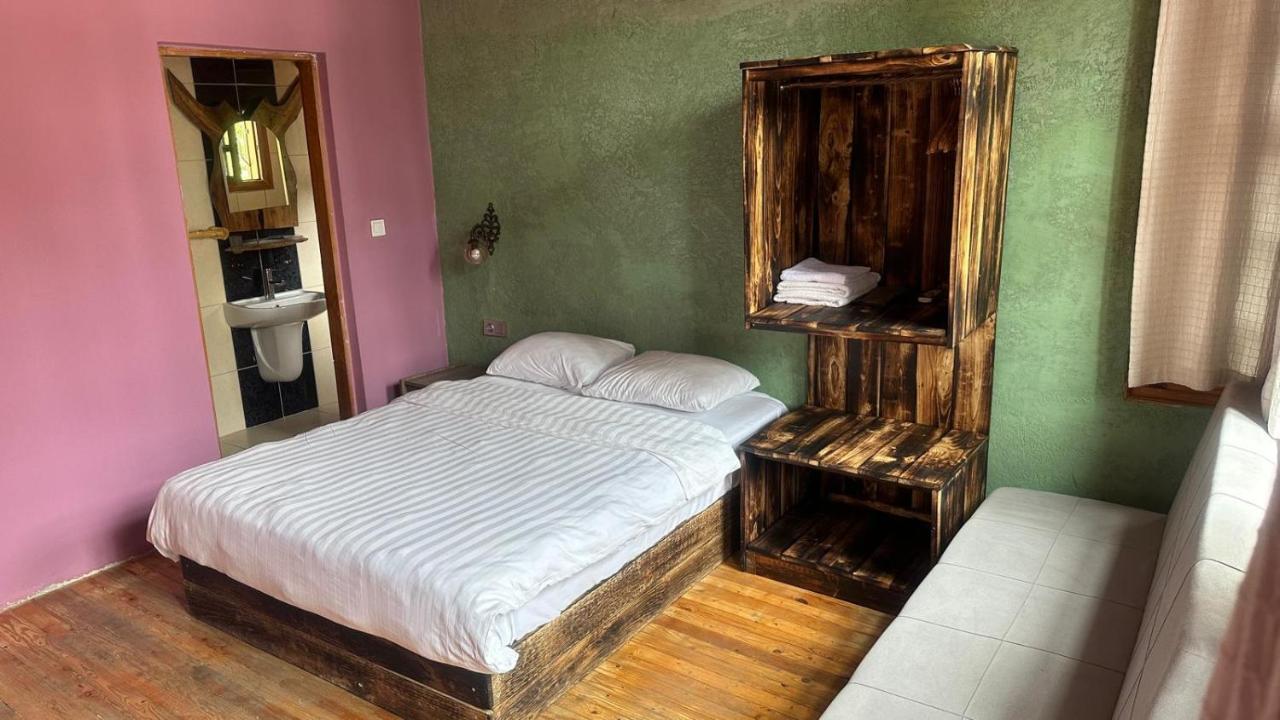 Otel Wood House 3*