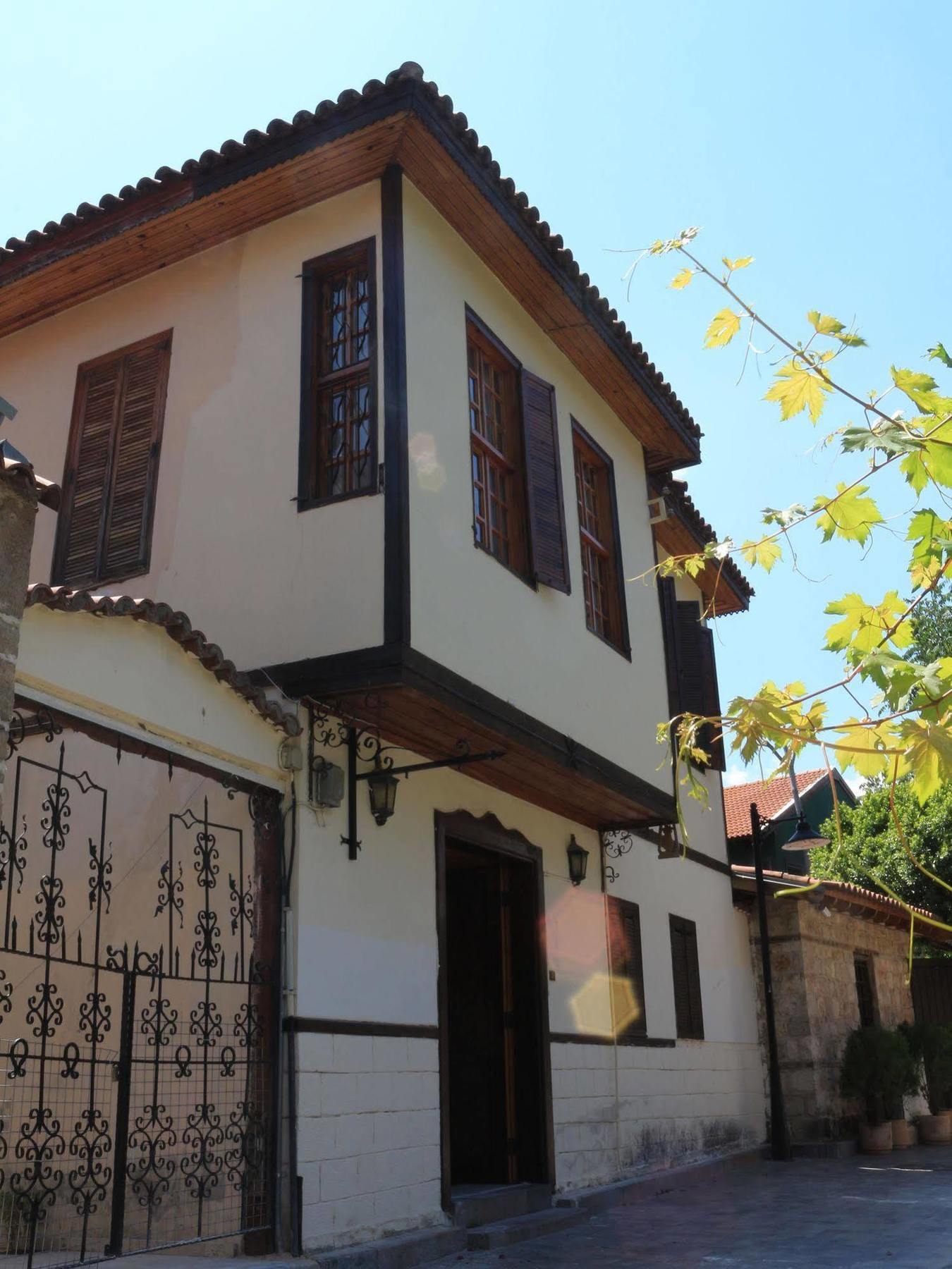 Wood House Otel